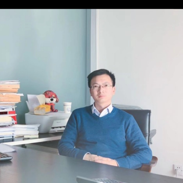 纯情拿豌豆的照片