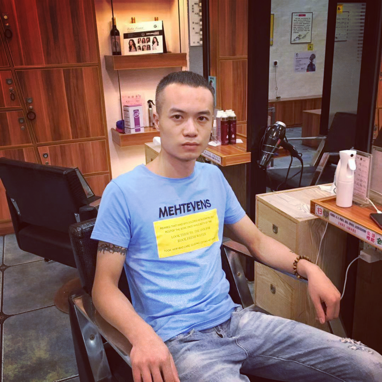 听话放弃羽毛的照片