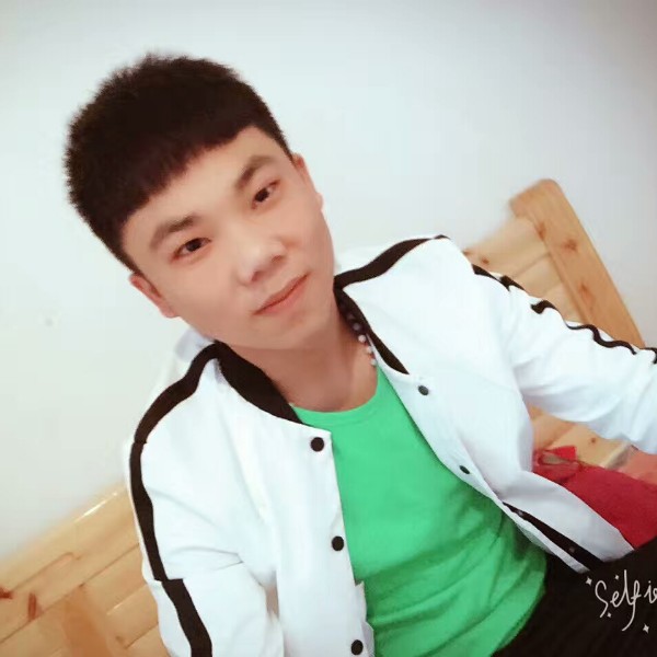 光钩子爬电桩的照片