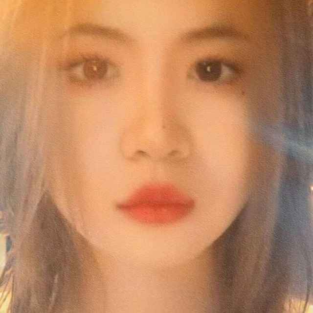 乌冬面靓丽姑娘的照片