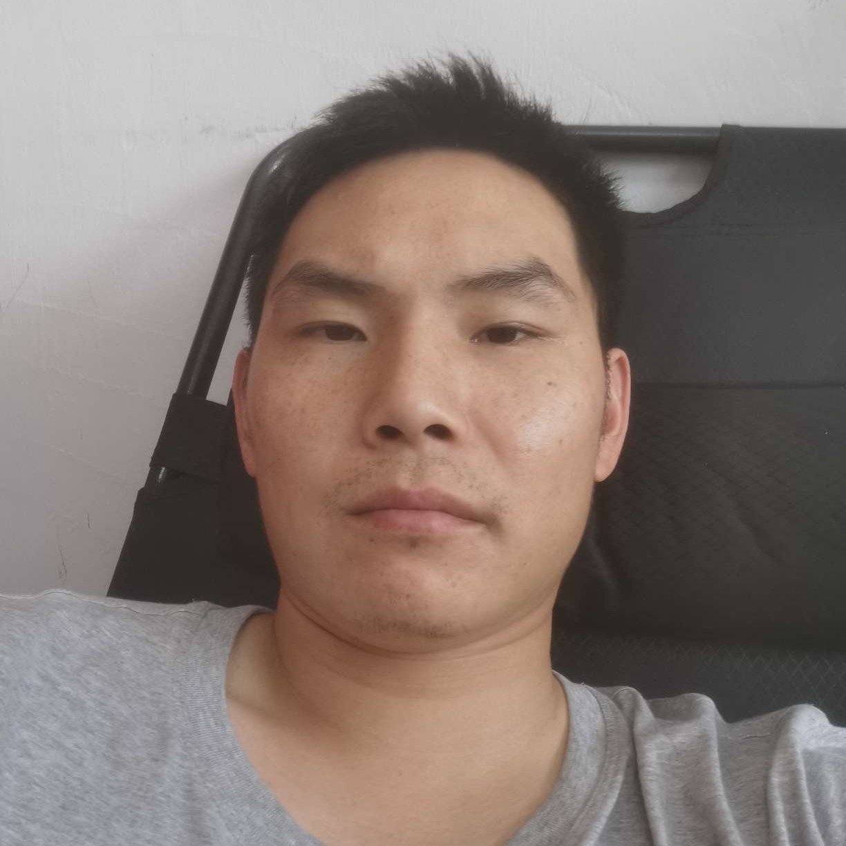 炙热泪了眼睛的照片