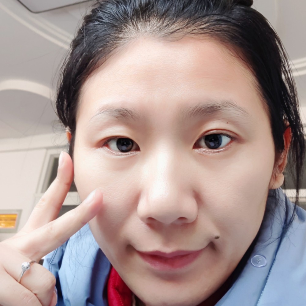 瑶妮的照片