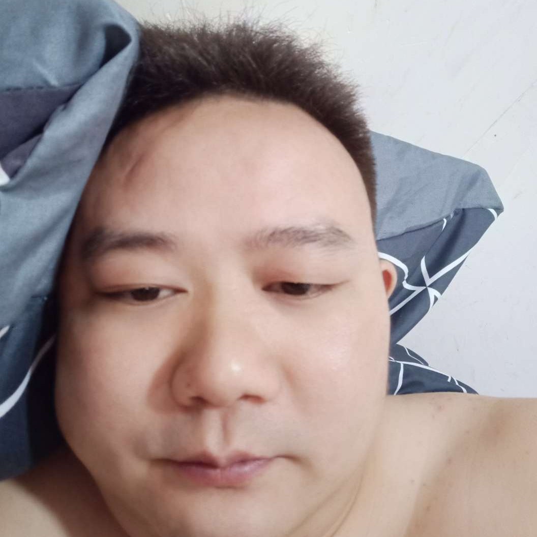 优雅等待溪流的照片