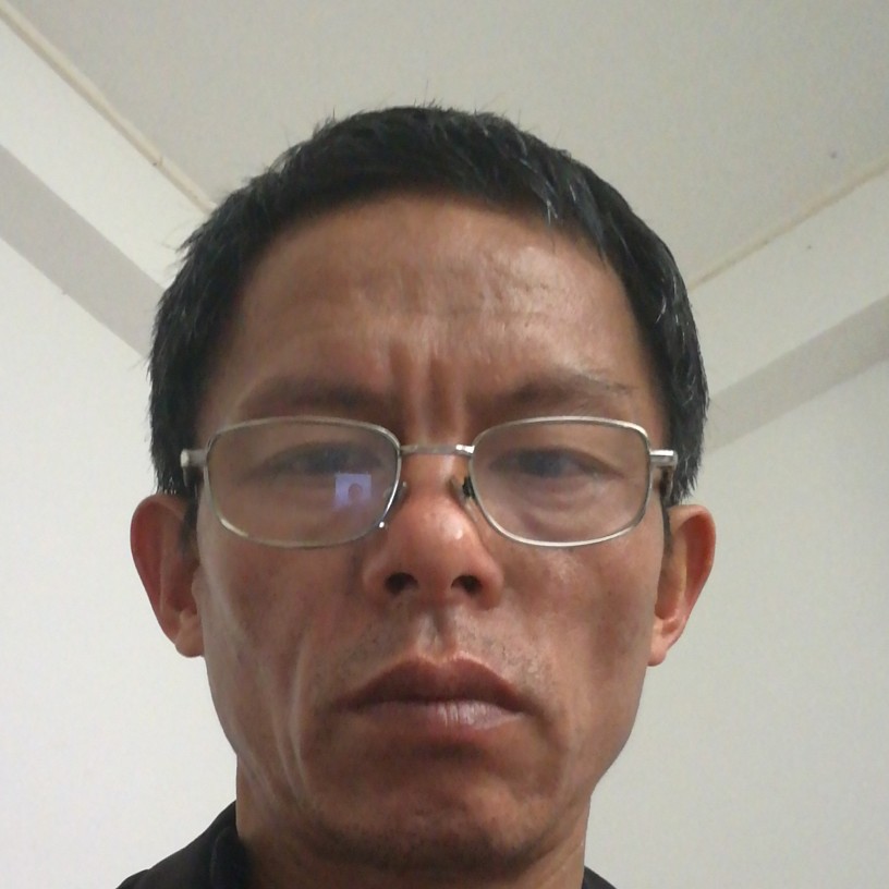 内向的山锋的照片