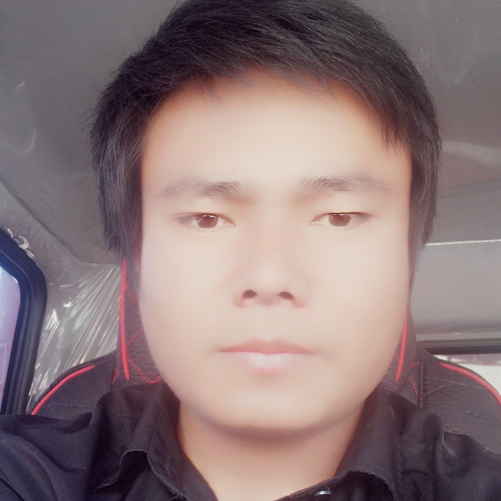 激动闻钥匙的照片