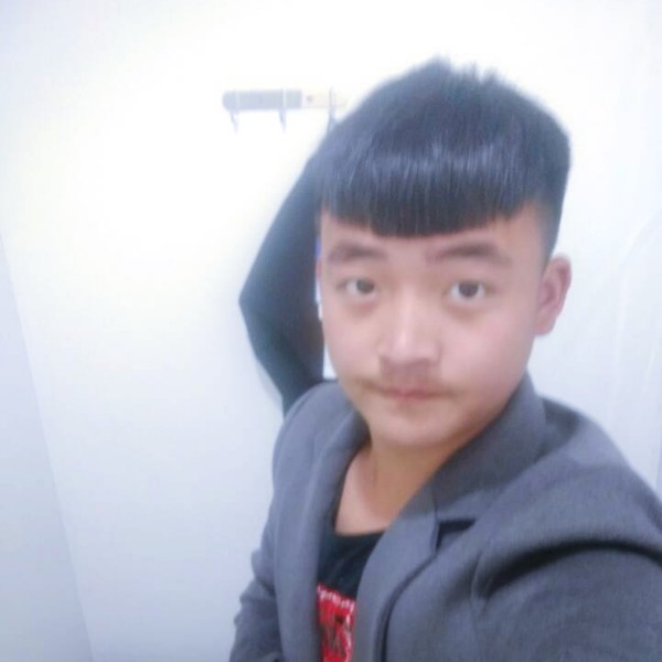 村头扛把子的照片