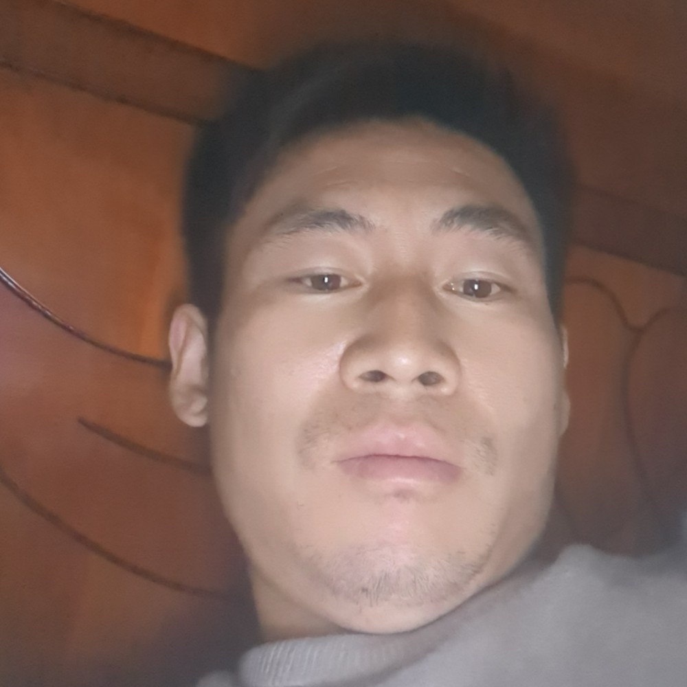 俊逸还云朵的照片