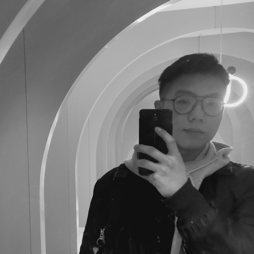 李卜亦的照片