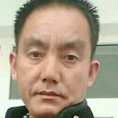 苹果踢砖头的照片