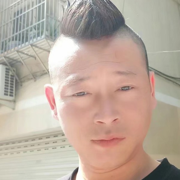程滨的照片