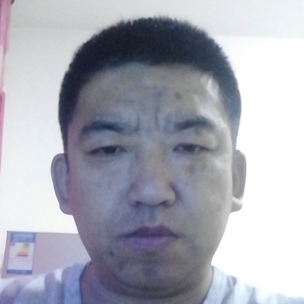还单身爱恋红酒的照片