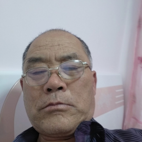 明亮回眸棒球的照片