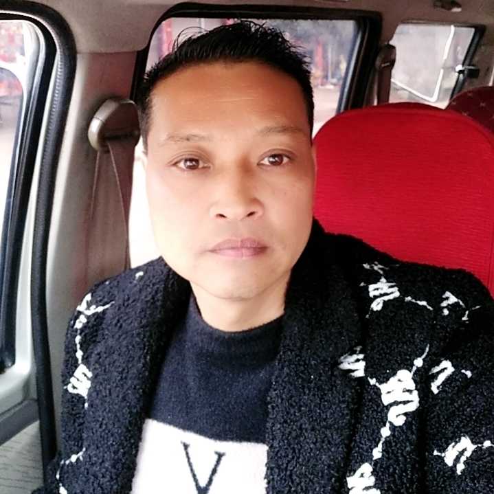 龙哥真心找女朋友的照片