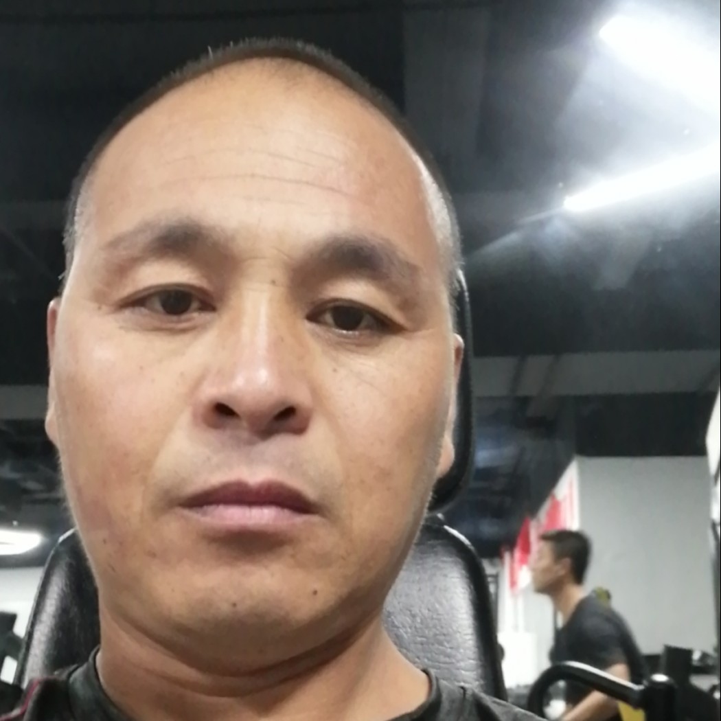 会撒娇挽手鞋子的照片