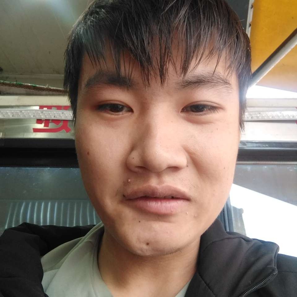 奔跑的老汉的照片
