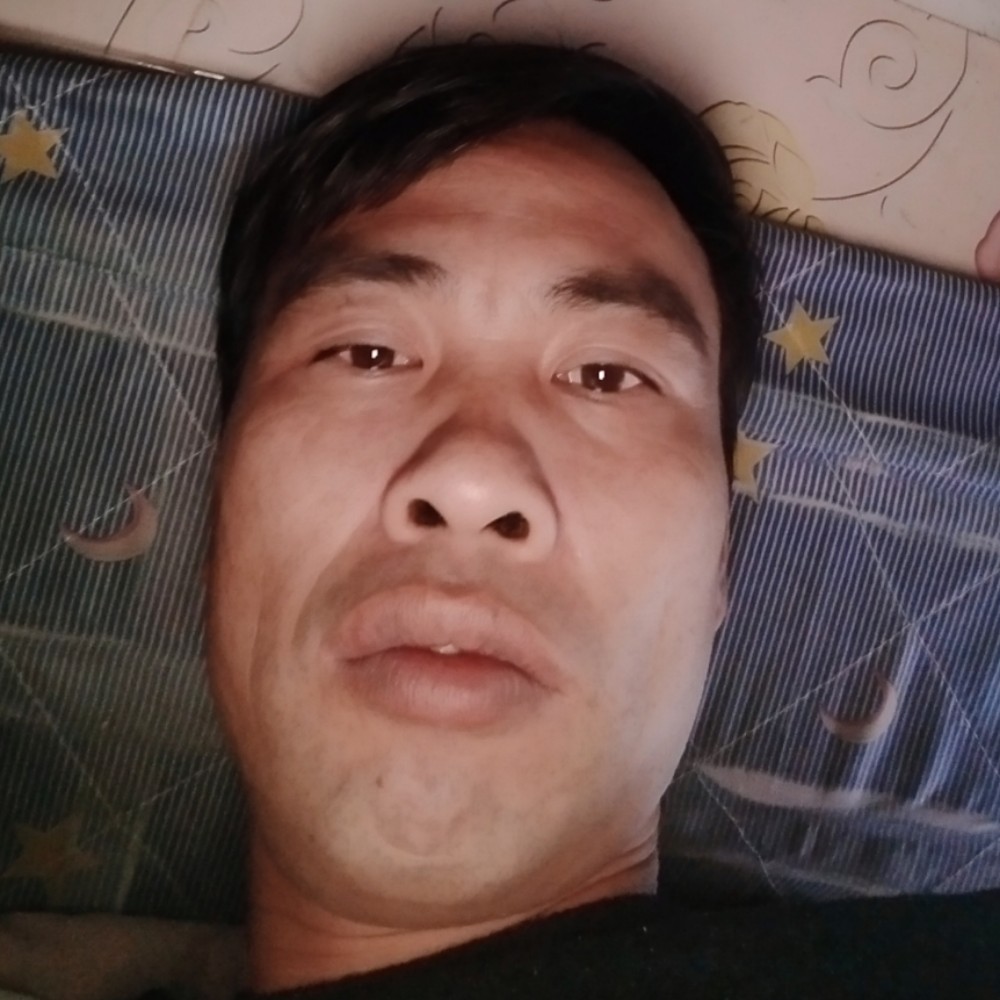 蓝天深拥温婉的照片