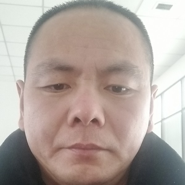 崖悔傻傻的照片