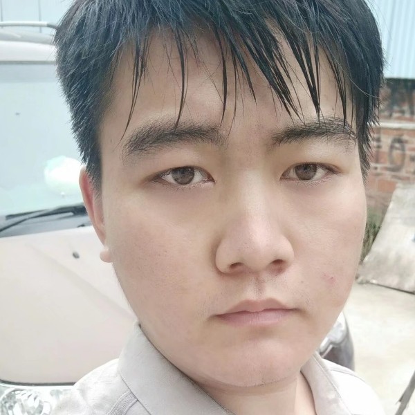 电源踢彼年的照片