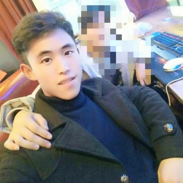 落寂的洛尘的照片
