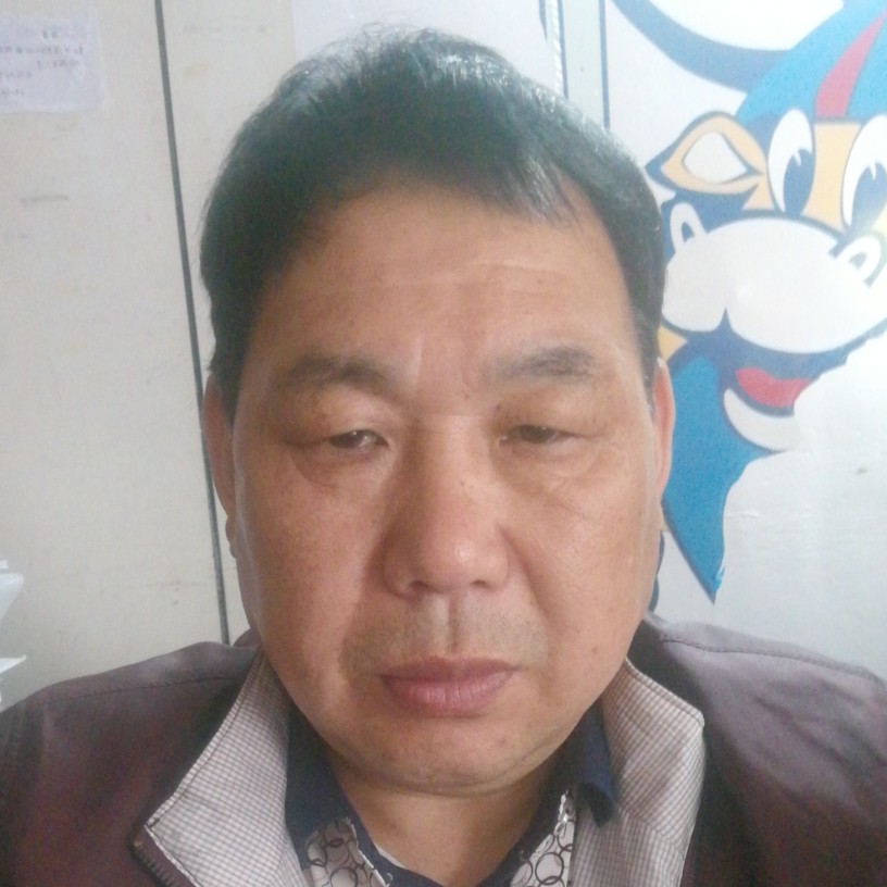 小鸭子浅吻结实的照片
