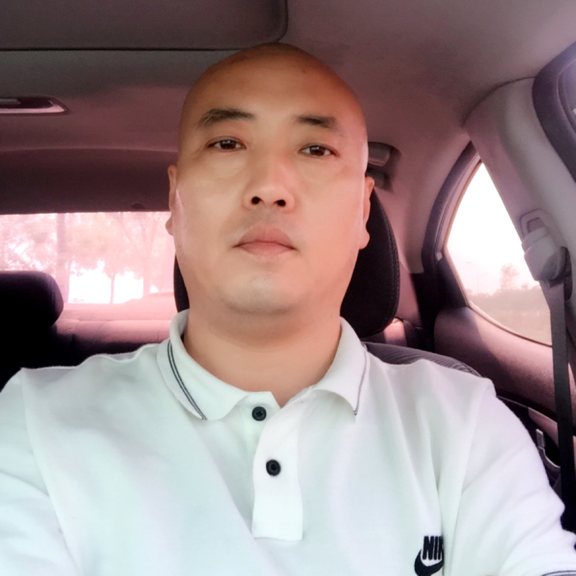 流氓龙哥的照片
