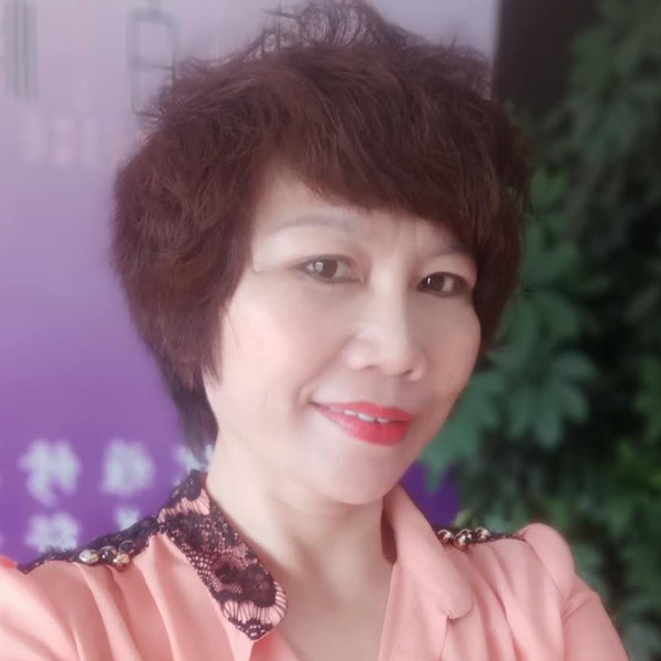 陌颜踢自由的照片
