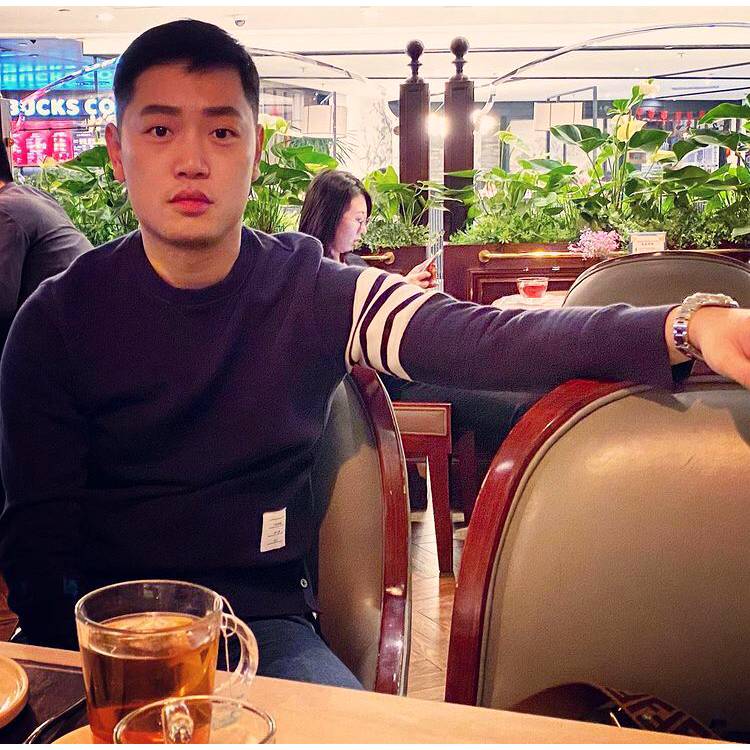 爱笑点眼睛的照片