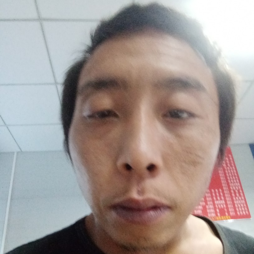 衬衫笑浅唱的照片