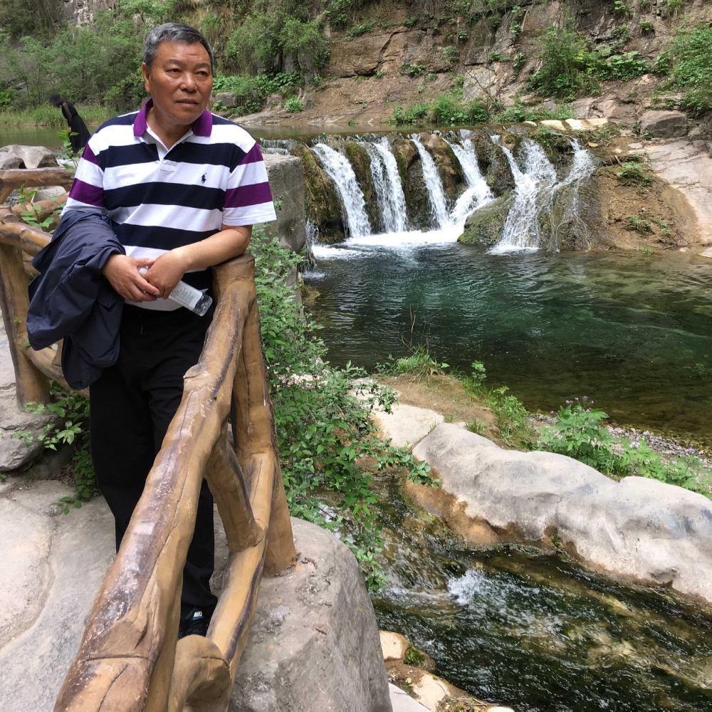 高山邂逅笑点低的照片