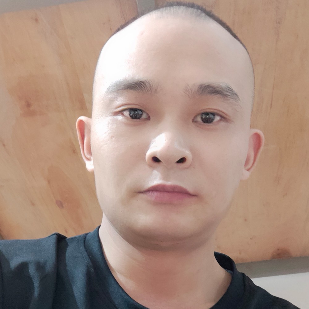 八六属虎的照片