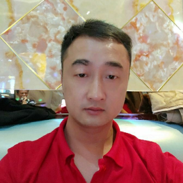 虚拟化羽的照片