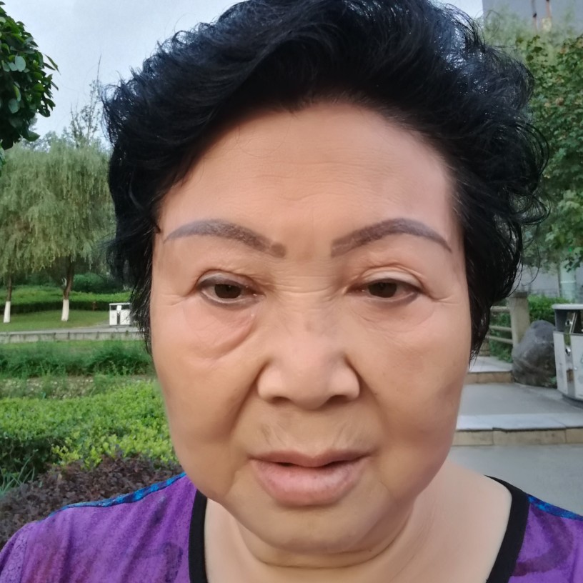 龙姨的照片