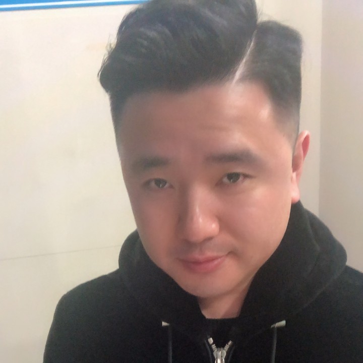 S校长的照片