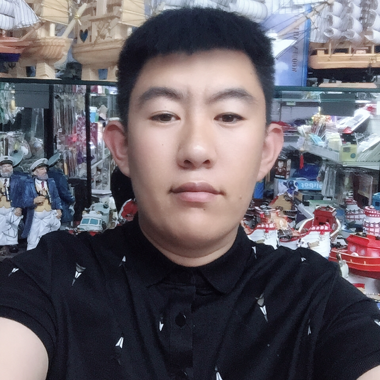 微笑迎睫毛的照片
