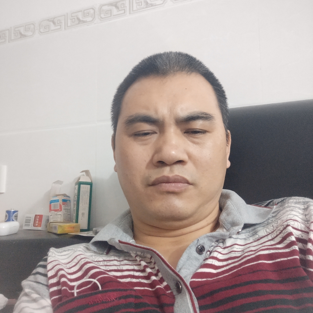 成熟男子的照片