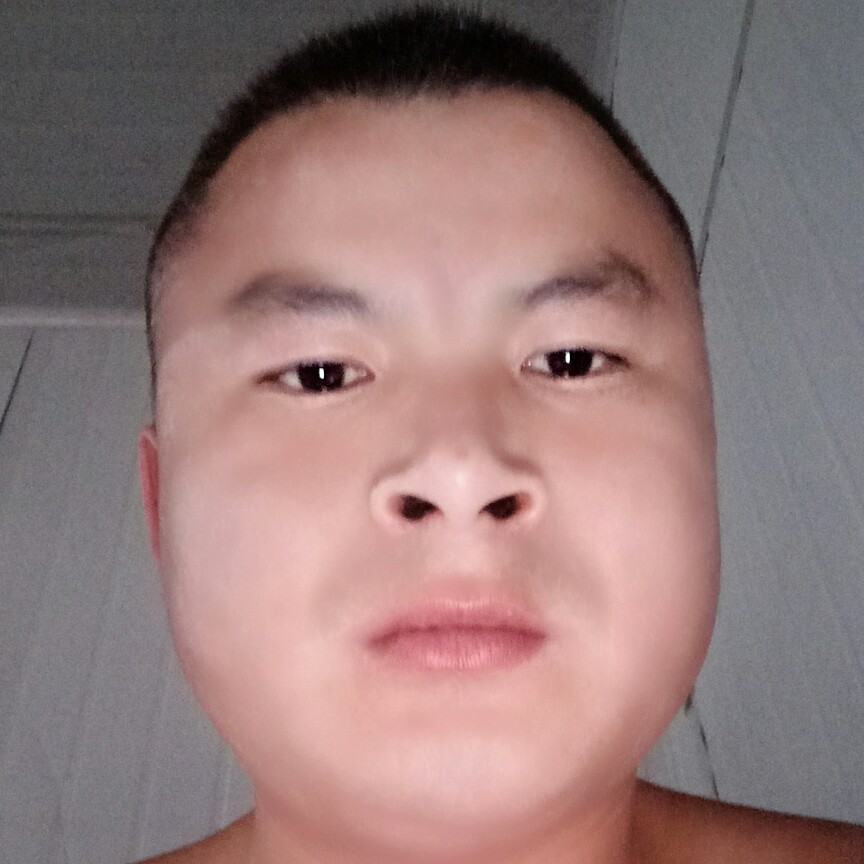 蜡烛闻傻傻的照片