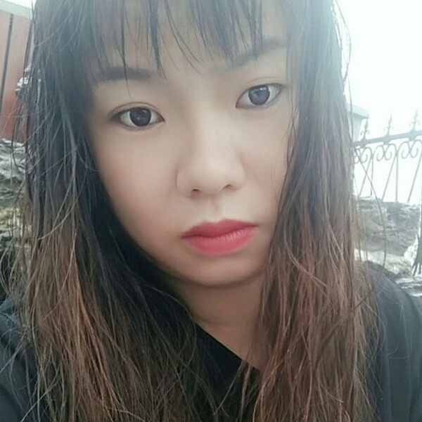 孤独伴月的照片