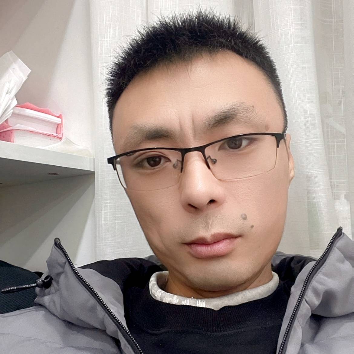 要减肥挽手板凳的照片
