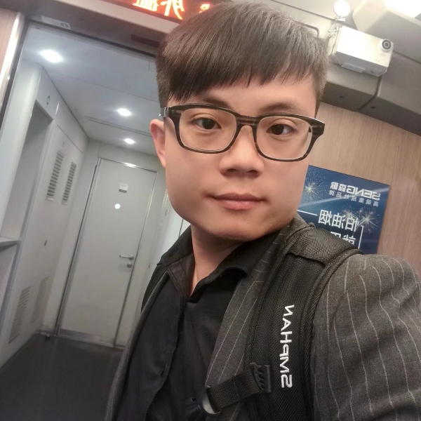 水杯还烂漫的照片
