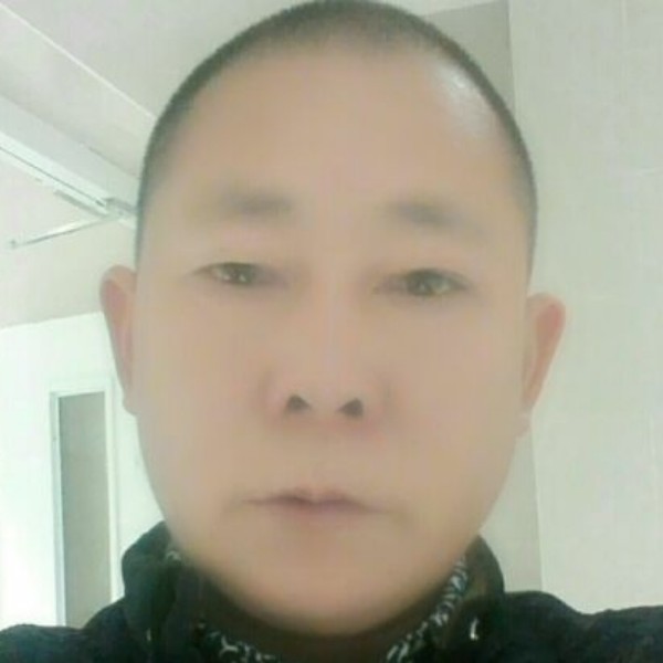 荡雪的照片