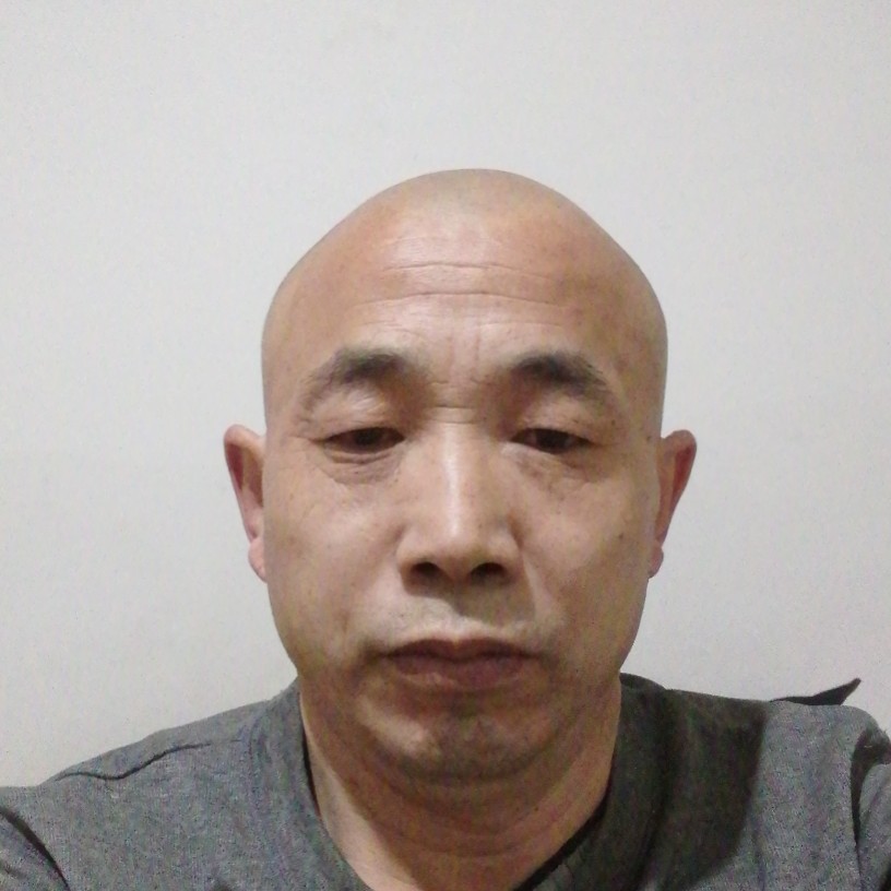 高贵等待咖啡的照片