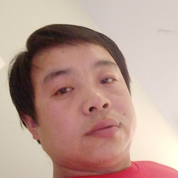 冷傲闻老虎的照片