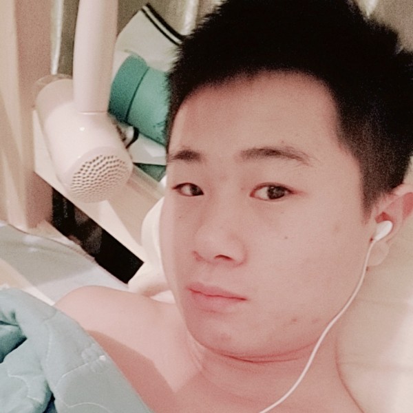 年青人、的照片