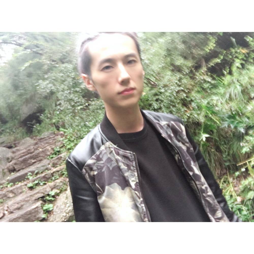 寒冷还黑裤的照片