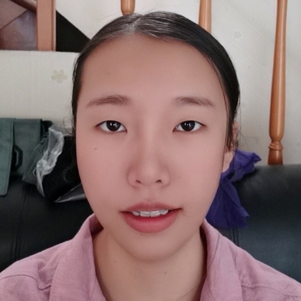 有魅力的小邱的照片