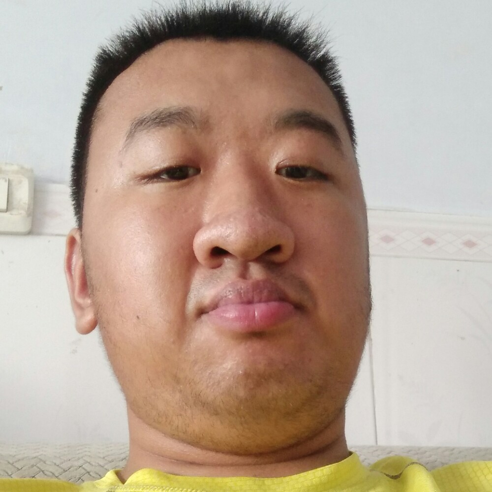 亮仔来也的照片