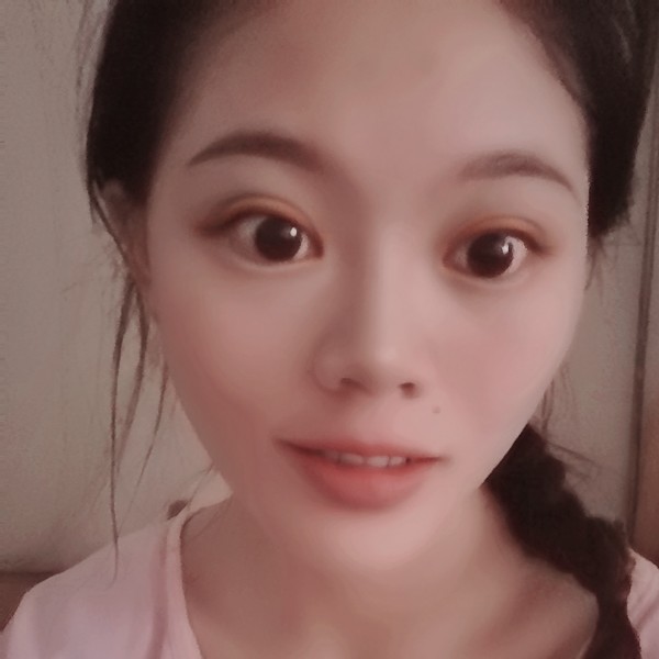 明媚泪了青花的照片