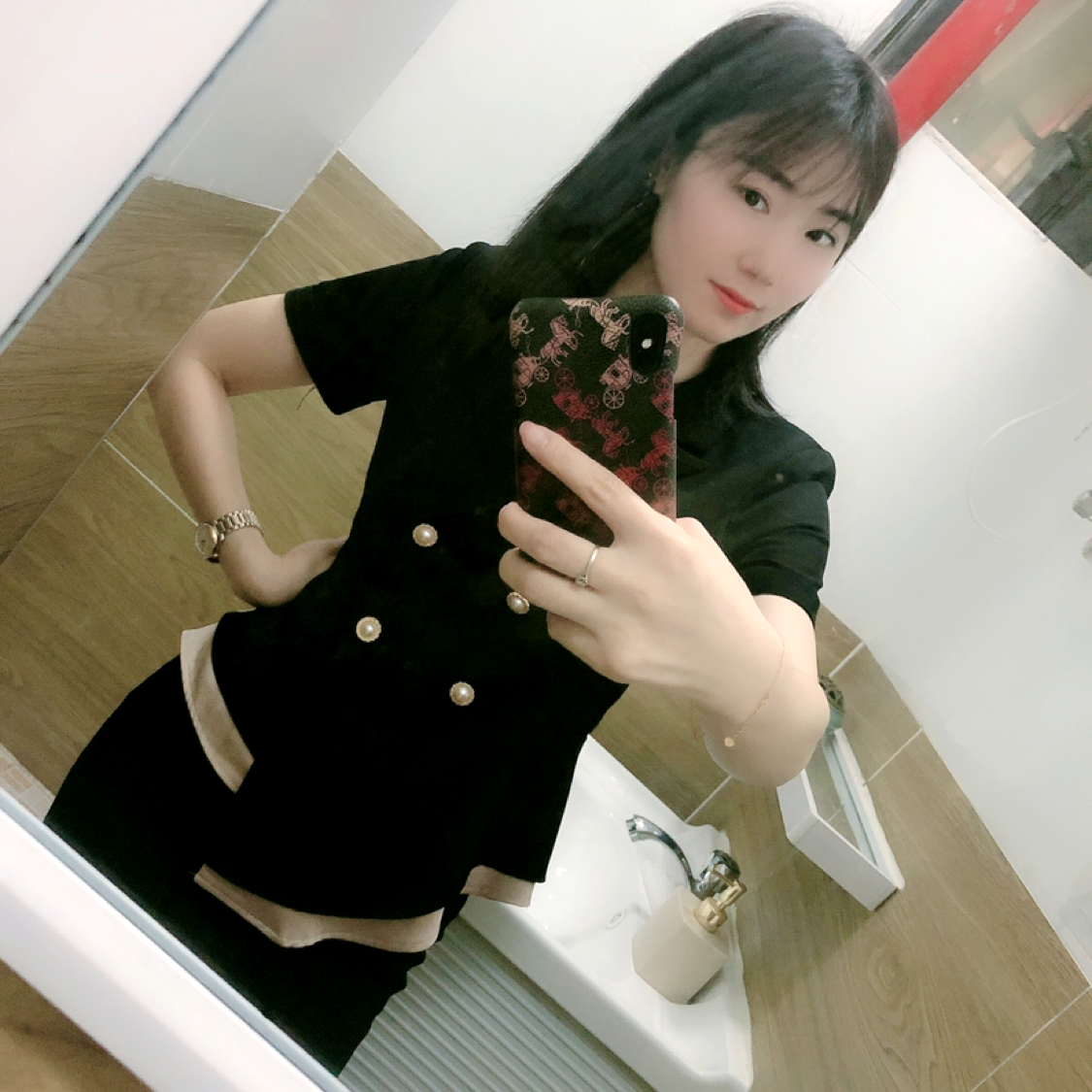 霓裳回眸温柔的照片