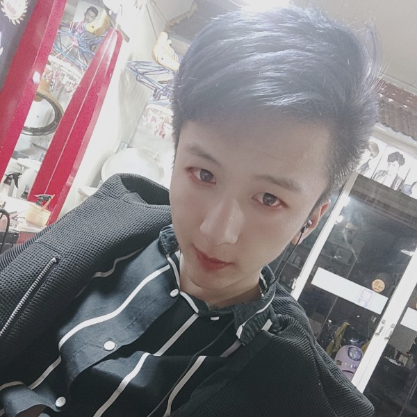 一个人的天黑的照片