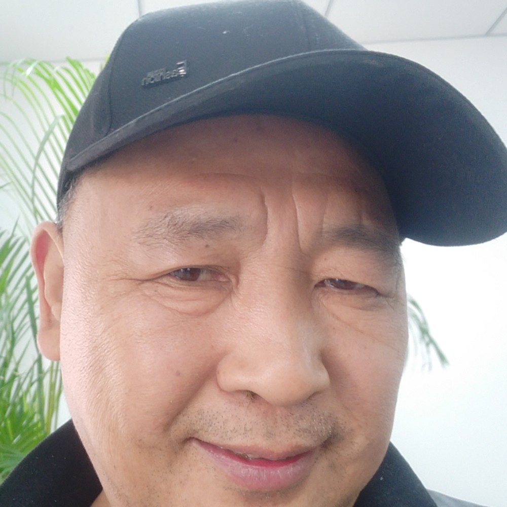 红焰焰的照片